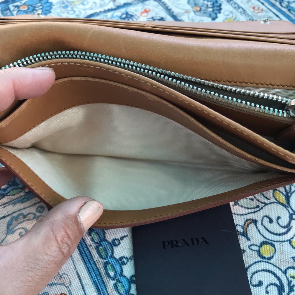 Prada wallet. - Picture 11 of 12